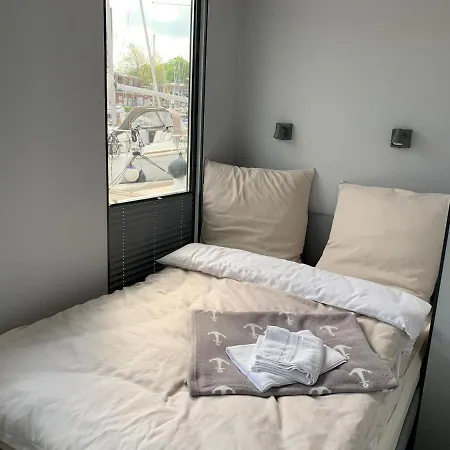 公寓 Hausboot Meeresbrise 弗伦斯堡